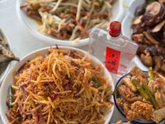 -丹水桥地锅鱼·翘嘴鲌·地方特色全鱼宴(丹江口大坝店)