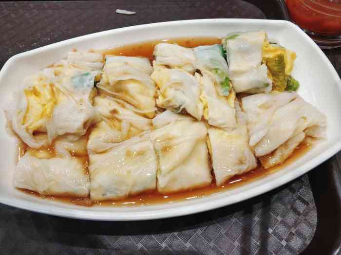 打分 「双蛋肠粉」肠粉还行 味道不够 加了点酱油 沾了些辣椒酱更好吃