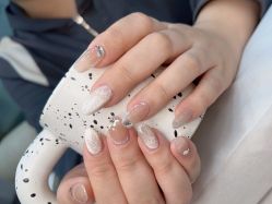 -董小姐日式美甲美睫·皮肤管理