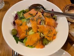 蔬菜色拉配烟熏三文鱼-La Tavernetta(Bar à Vin)(乌鲁木齐路店)