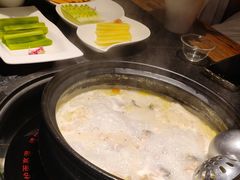 -大匠工房古船木艺术餐厅·猪肚鸡专门店(长白仙岛店)