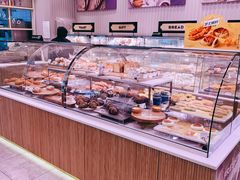 面包甜点陈列柜-巴黎贝甜(华堂新辰汇店)