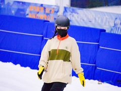 -乔波室内滑雪场