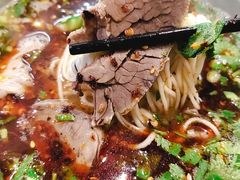 -臻老板牛肉面(光华路SOHO店)