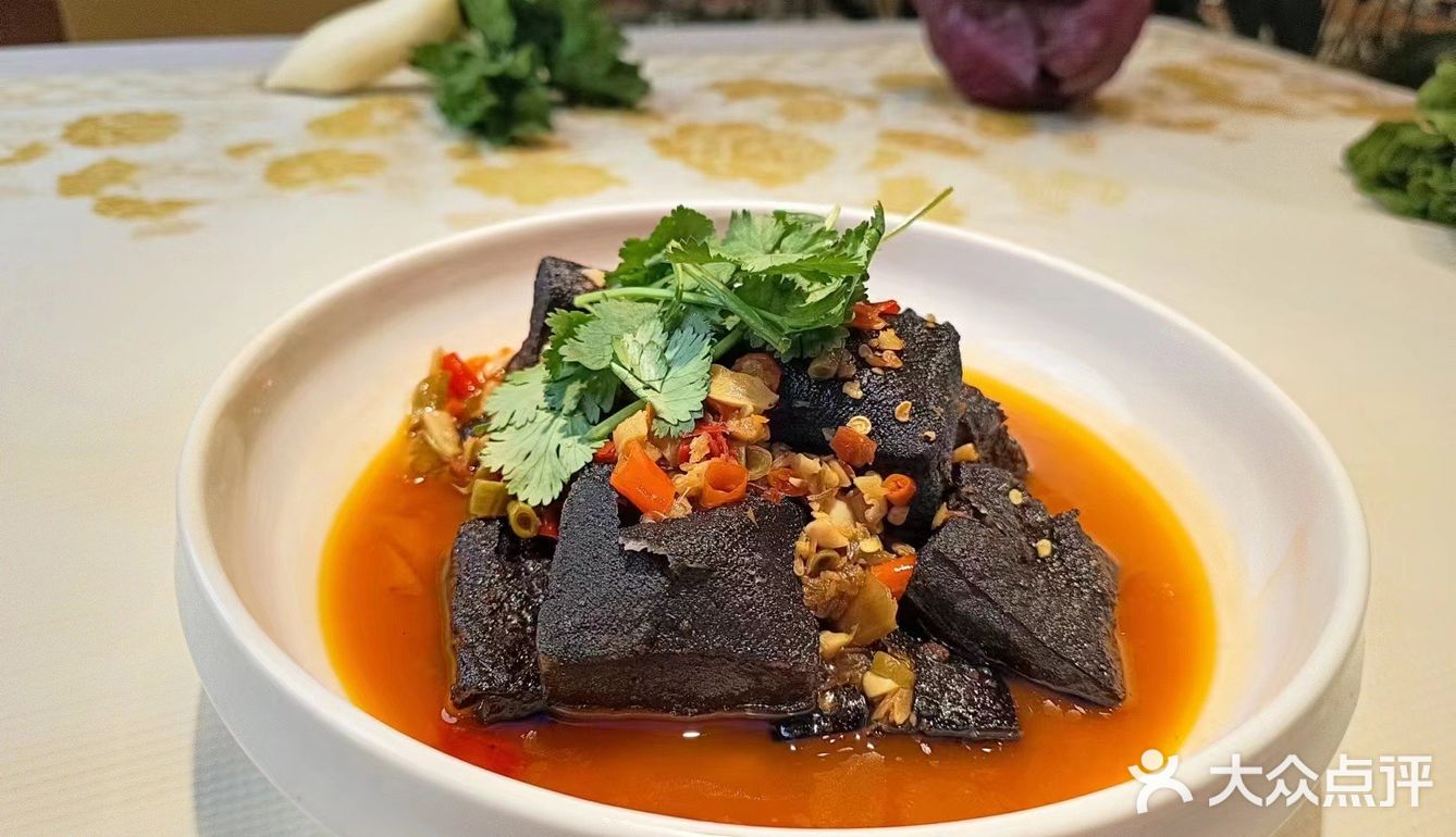 🥘一碗烟火 | 地标湘菜，美味不止一点点🥘