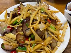 酸笋炒腊肉-牛八宝桂林米粉(八里庄店)