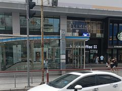 -瑞幸咖啡(大连罗斯福广场一层店)