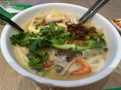 -蒙自源米线大王(花园城商场店)