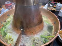 -果松木炭酸菜铜火锅·外婆参鸡汤