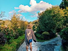-腾冲洞山温泉村