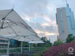 -UNI UNI(环亚凯瑟琳店)