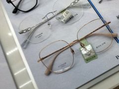 -翰佐蔡司小乐圆·依视路星趣控·暴龙眼镜折扣店