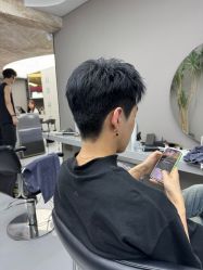 -宫铭烫发染发接发店
