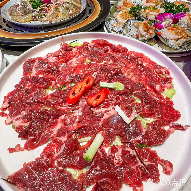 广东人吃海鲜追求一个“鲜”字蒸汽火锅吃过的人都懂