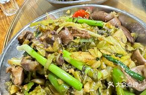 Sour Cabbage Duck Offal Stir-fry
