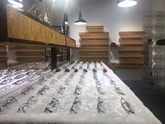 -罗伯特眼镜·蔡司官方授权(罗湖国贸店)