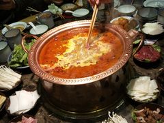 -沪小二炭火蛙锅(淮海中路美食不夜城店)