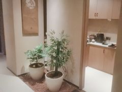 -灸春堂·艾灸·痛症·整脊连锁(之江银泰店)