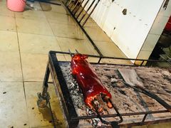 -黄记四更烤乳猪店