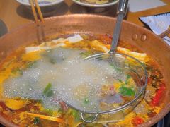 -洱火云南酸菜牛肉火锅(石景山当代商城店)