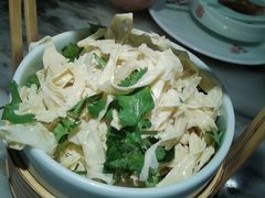 香菜拌豆腐皮-金佬馆·川菜bistro(芜湖镜湖万达店)