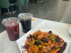 -何适山庄 ·可团建(水长城P2停车场店)