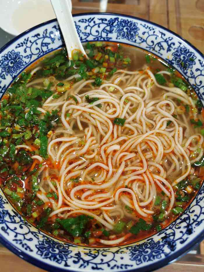 每周必去一到两次的拉面店,汤清面香,很喜欢