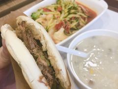 肉夹馍-魏家凉皮(十里河店)