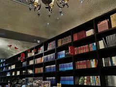 -钟书阁(松江泰晤士小镇店)