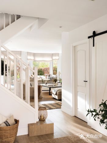 房子是有了～️但这阳光怕是难到位了