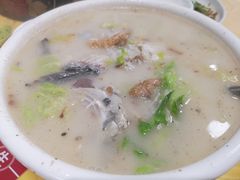 -官塘陈记鱼生·潮汕砂锅粥·牛肉火锅(潮枫路总店)