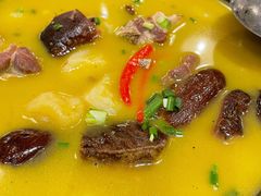 腊猪蹄炖土豆-霄汉牛三鲜湖北砂锅菜(万松园2店)