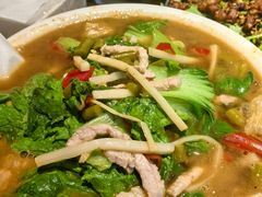 酸笋米粉-牛八宝桂林米粉(八里庄店)