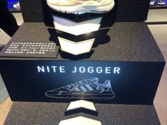 -阿迪达斯(武林银泰三叶草店)