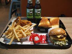-The Habit Burger Grill 哈比特汉堡(复兴soho店)