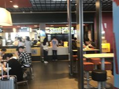 大堂-麦当劳(宁波火车高铁站店)