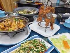 -三江源美食城