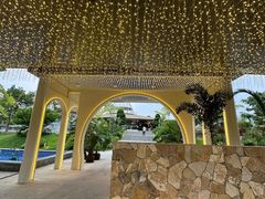 -茅草房·河畔园林火锅