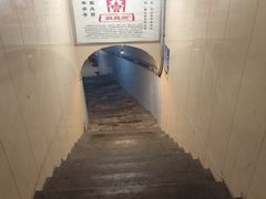 -洞庭洲·防空洞火锅·烧烤·铜锅涮肉(新百广场店)