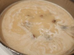 招牌松茸清汤底-洋房火锅(新天地店)