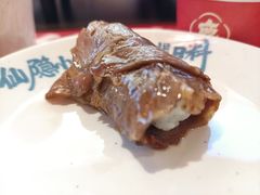 铺天盖地火牛寿司（2枚）-仙隐小鹿中華の日料(荣民龙首广场店)