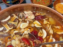 -阿山卓·野生菌火锅·纳西火塘烤肉