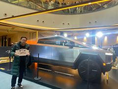 -TESLA 特斯拉(上海太古汇体验店)