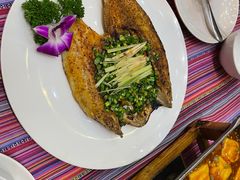 -香巴拉云南餐厅(华莱坞店)