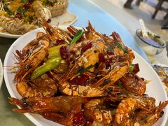 -三亚火车头万人海鲜广场