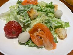 经典三文鱼凯撒沙拉-HUZI虎滋精酿餐吧(京西大悦城店)