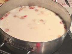 -尚尚仙·酸汤猪手·猪肚鸡火锅(华联万柳购物中心店)