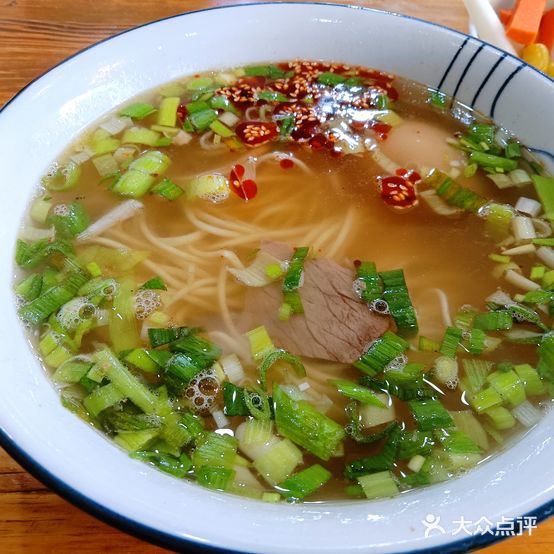 兰本斋纯汤牛肉面
