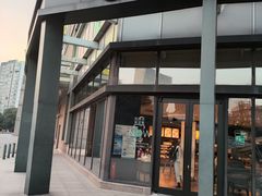 -星巴克臻选(莘庄仲盛店)