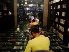 -钟书阁(松江泰晤士小镇店)